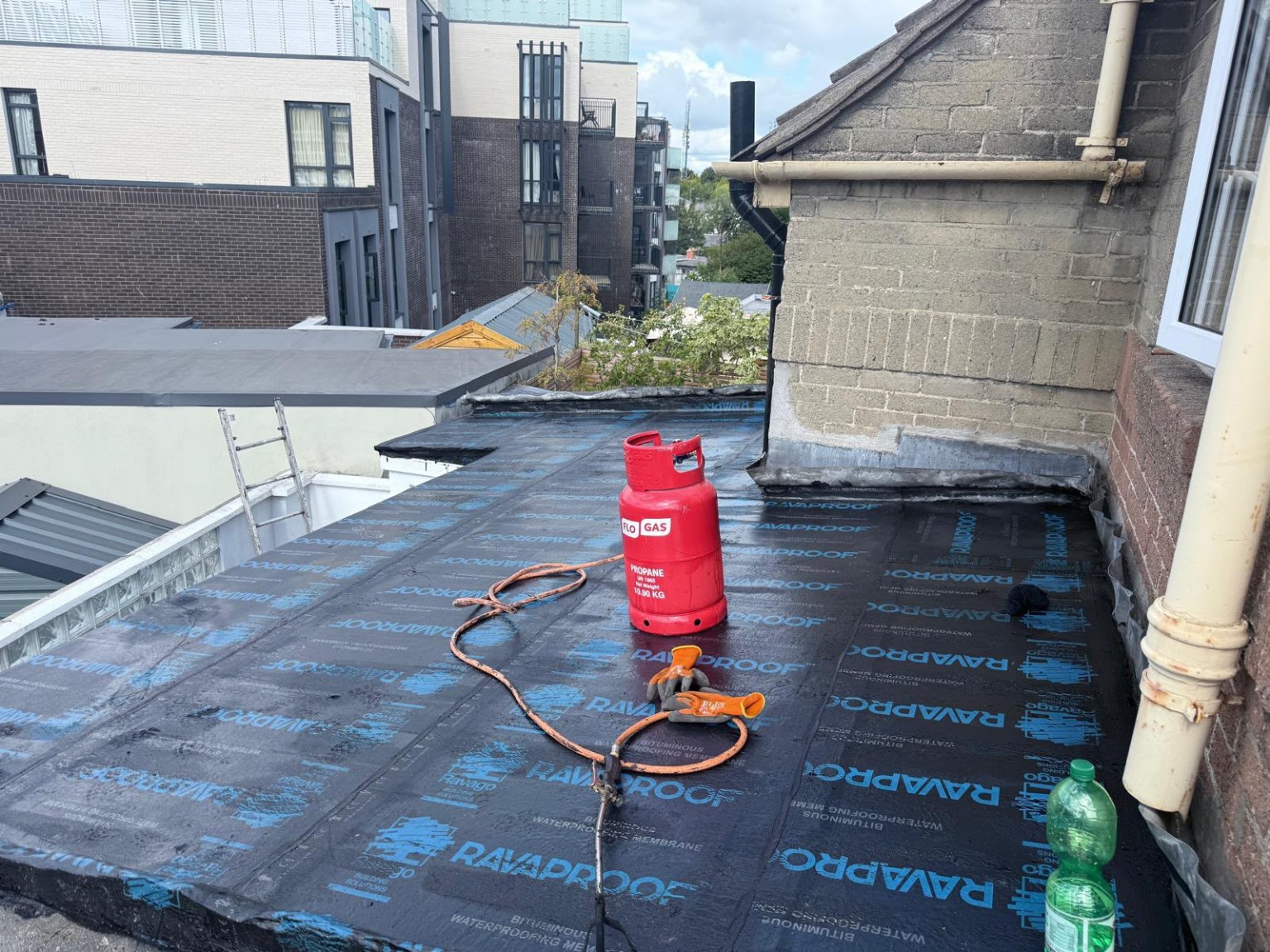 High-performance torch-on felt underlay installed on a flat roof